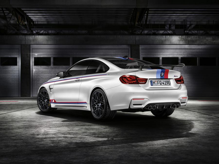  BMW M4 Coupe DTM Champion Edition 2016 года  (фото 2 из 3)